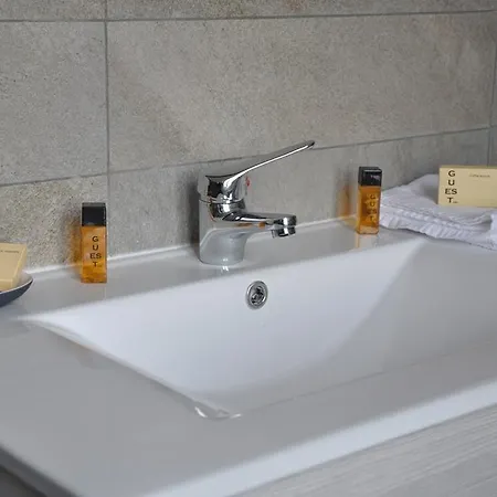 Gia Sera Bb Venaria ヴェナリア・レアーレ